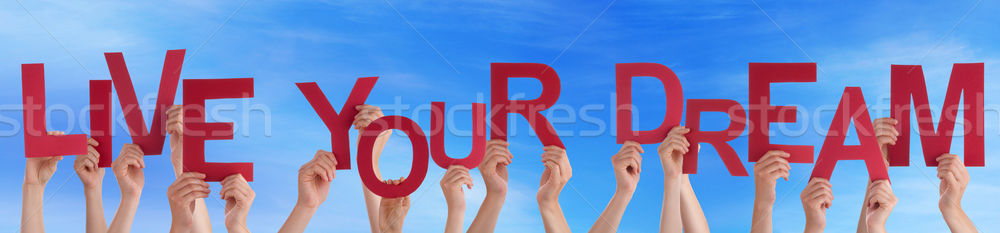 [[stock_photo]]: Personnes · rouge · mot · vivre · rêve