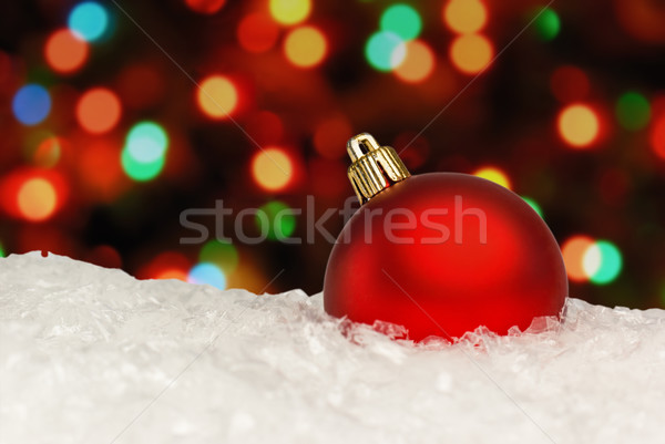 Roşu Crăciun bilă neclara lumini noapte Imagine de stoc © nemalo