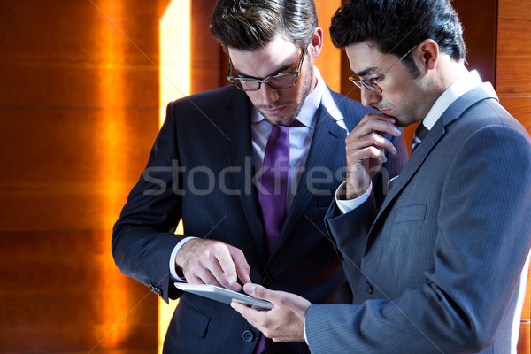 Biznesmenów cyfrowe tabletka nowoczesne biuro dwa Zdjęcia stock © nenetus