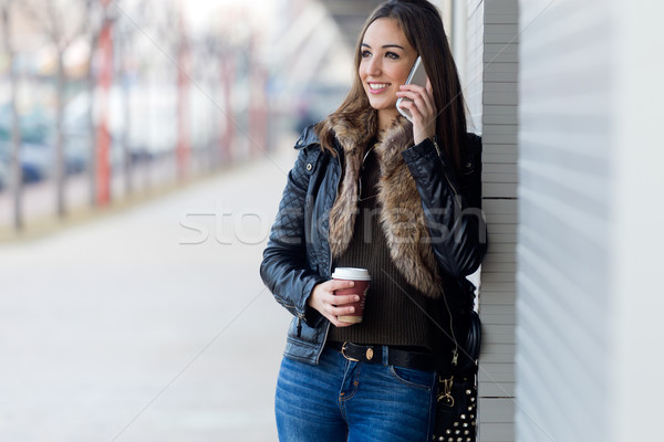 молодые красивая женщина мобильного телефона кофе Открытый портрет Сток-фото © nenetus