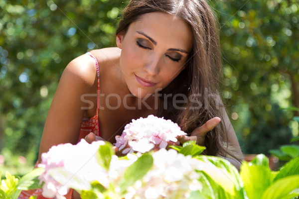 Jungen schöne Mädchen Blumen grünen Sommer Garten Stock foto © nenetus