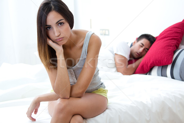 Vrouw kan niet slaap echtgenoot portret Stockfoto © nenetus