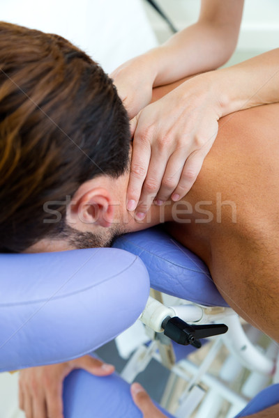 Masażysta masażu człowiek ciało spa salon Zdjęcia stock © nenetus