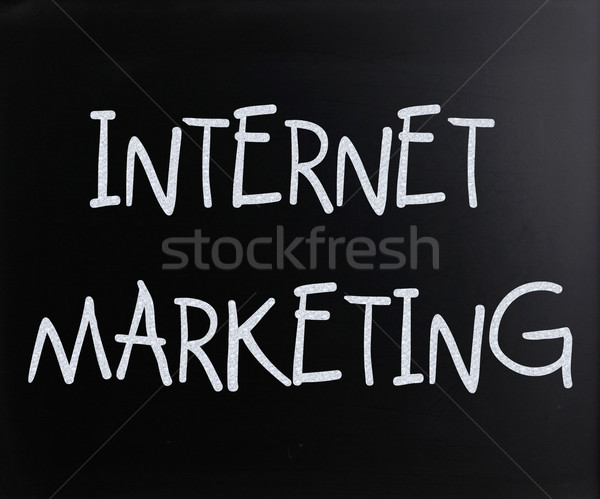 Internet marketing alb cretă tablă hârtie Imagine de stoc © nenovbrothers