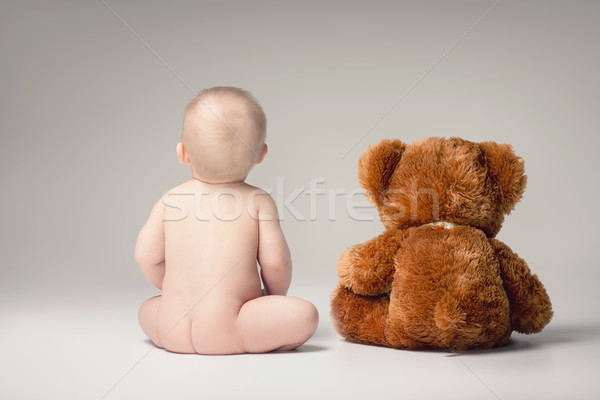 Wenig Baby Junge Teddybär spielen Studio Stock foto © NeonShot