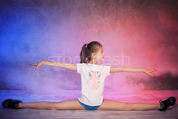 Gymnastik Mädchen Schnur jungen schöne Mädchen Stock foto © NeonShot