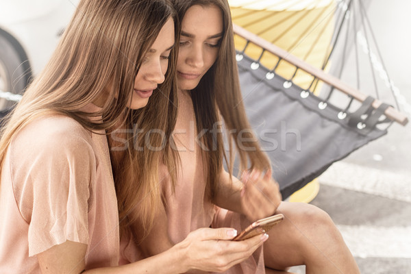 Due bella sorelle tempo insieme Foto d'archivio © NeonShot