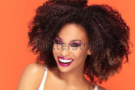 Sensueel afro-amerikaanse vrouw poseren mooie afro Stockfoto © NeonShot