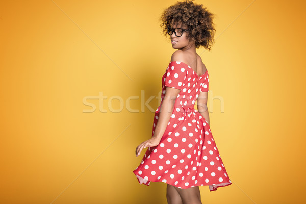 Afro-amerikaanse meisje bril Geel mooie jonge Stockfoto © NeonShot