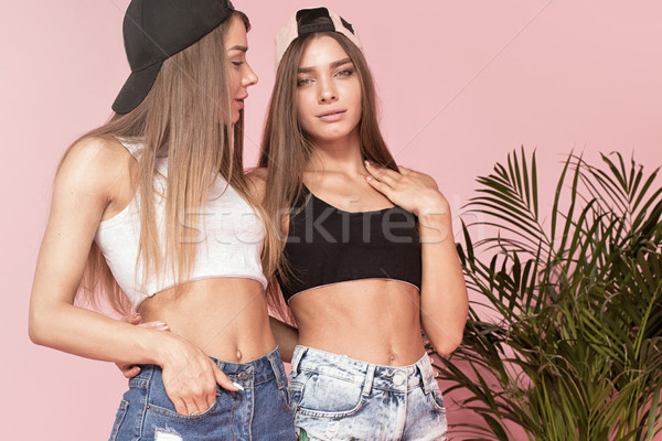 フィット 双子 姉妹 ポーズ 一緒に 魅力的な ストックフォト © NeonShot