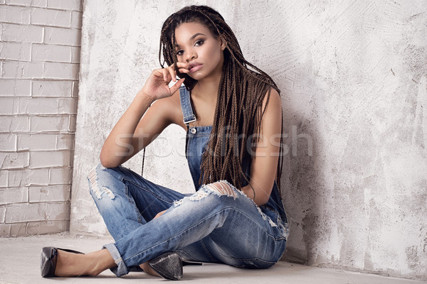 Foto d'archivio: Alla · moda · ragazza · jeans · giovani · bella · african · american
