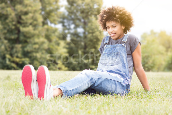 Foto d'archivio: Giovani · african · american · ragazza · posa · outdoor · bella