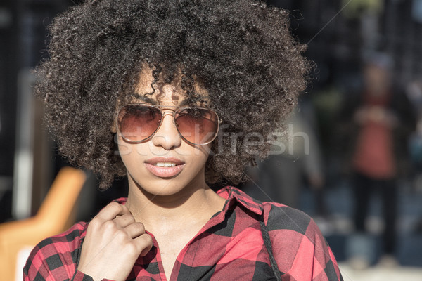 Meisje afro kapsel modieus jonge afro-amerikaanse Stockfoto © NeonShot