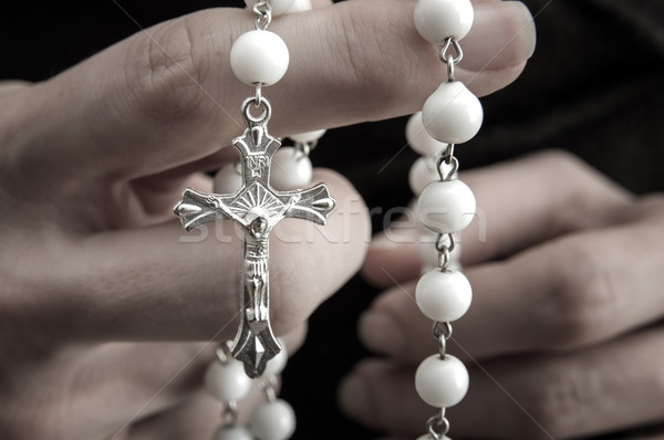 Donna rosario mani triste pregare Foto d'archivio © nessokv