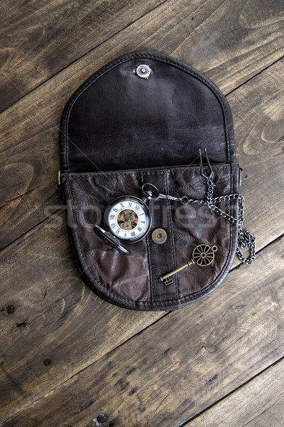 Foto stock: Vintage · relógio · de · bolso · velho · saco · latão · chave