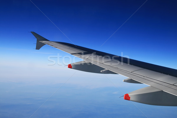 à frente diagonal ver asa aeronave sem nuvens Foto stock © newt96