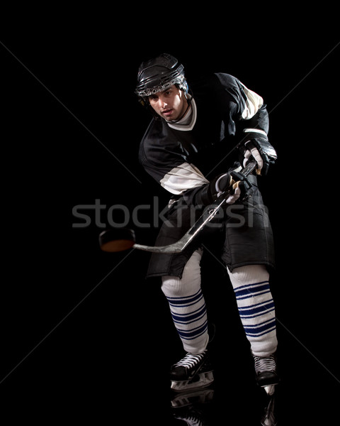 Hockey sobre hielo jugador negro hombre Foto stock © nickp37