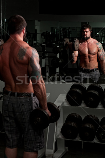 Homme bodybuilder gymnase homme fitness [[stock_photo]] © nickp37