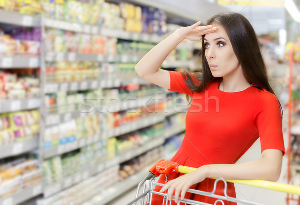 Сток-фото: любопытный · женщину · торговых · супермаркета · портрет