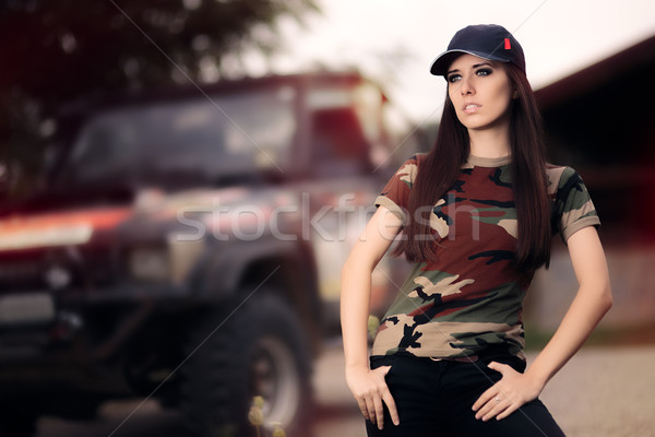 Kobiet kierowcy armii drogowego samochodu Zdjęcia stock © NicoletaIonescu