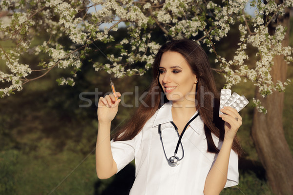 [[stock_photo]]: Printemps · Homme · médecin · vaccin · seringue · pilules