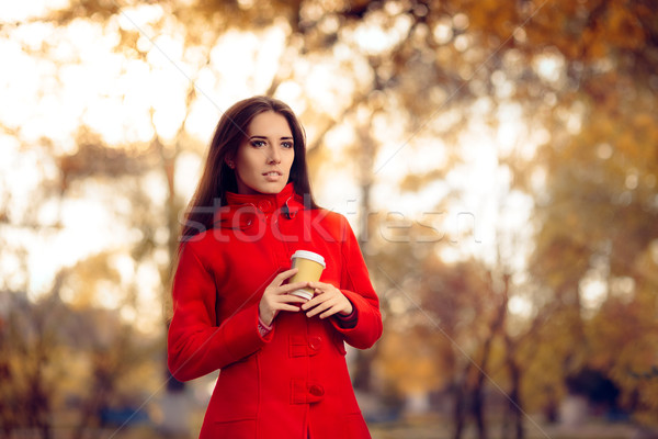 Foto stock: Otono · mujer · taza · de · café · fuera · naturaleza