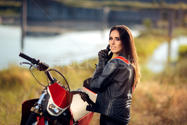 Női motokrossz motorkerékpár portré hideg sportok Stock fotó © NicoletaIonescu