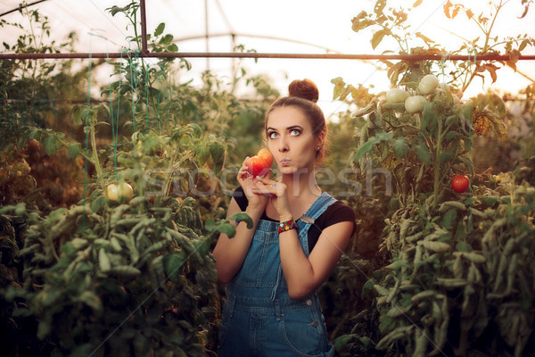 Sorprendido granja nina tomate dentro Foto stock © NicoletaIonescu