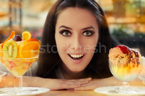 Imagine de stoc: Salata · de · fructe · îngheţată · deserturi · femeie · frumoasa