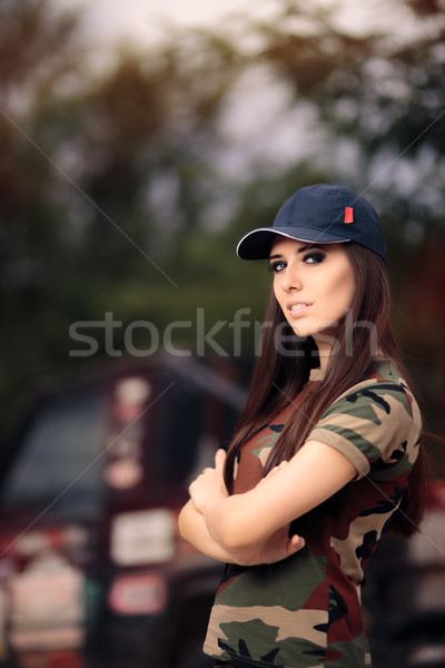 Női sofőr hadsereg el út autó Stock fotó © NicoletaIonescu
