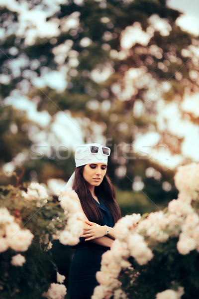 Mode vrouw hoofd sjaal retro Stockfoto © NicoletaIonescu