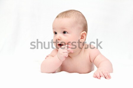 Piękna szczęśliwy baby leży biały koc Zdjęcia stock © nikkos