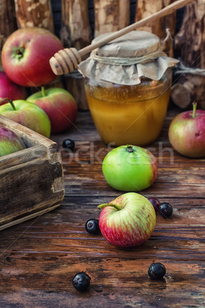 Honing stilleven oogst rijp appels kerk Stockfoto © nikolaydonetsk