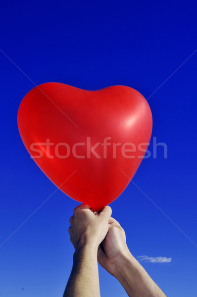 [[stock_photo]]: Ballon · quelqu'un · rouge · ciel · bleu · ciel