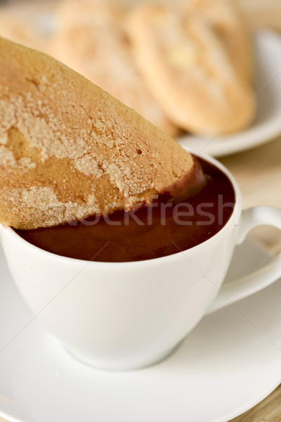 Ciocolata fierbinte tipic pisică ceaşcă Imagine de stoc © nito