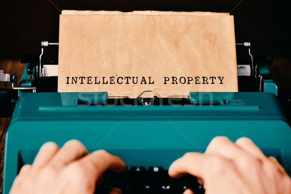 [[stock_photo]]: Texte · propriété · intellectuelle · écrit · papier · rétro · machine · à · écrire