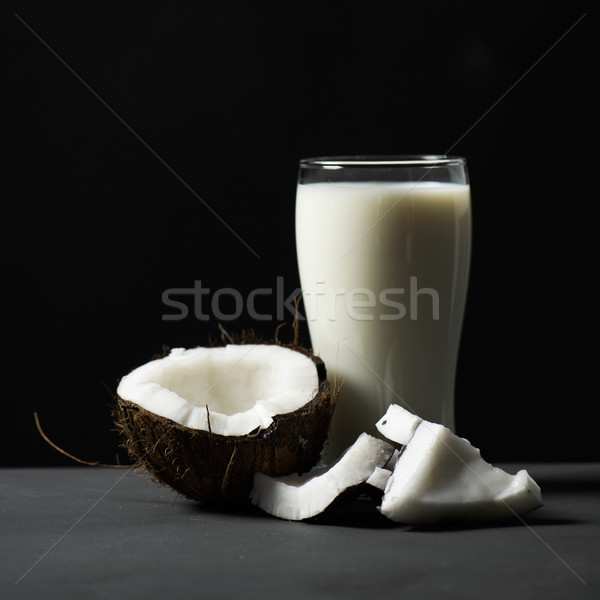 Stockfoto: Kokosnoot · stukken · glas · grijs