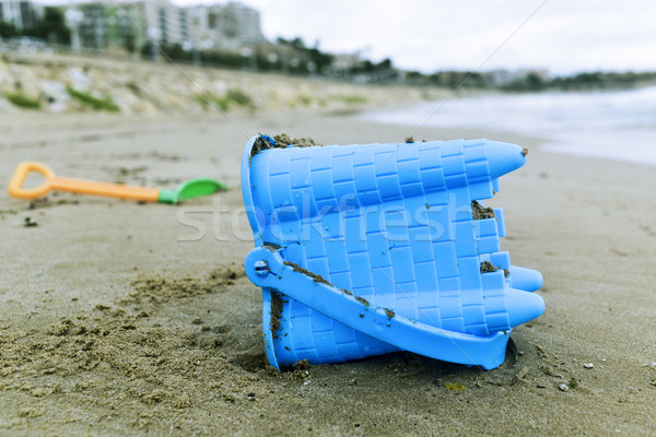 Stok fotoğraf: Terkedilmiş · oyuncak · kova · plaj · mavi