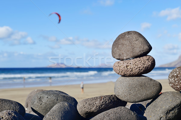 Plajă insulele canare vedere echilibrat pietre Imagine de stoc © nito