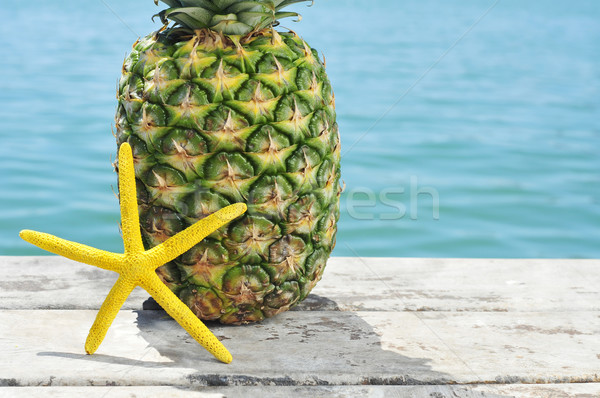 [[stock_photo]]: Starfish · ananas · vieux · bois · pier