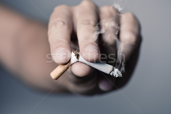 Stock fotó: Fiatalember · dohányzás · közelkép · kéz · fiatal · kaukázusi
