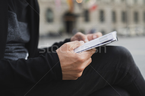 男 読む 図書 通り クローズアップ 小さな ストックフォト © nito
