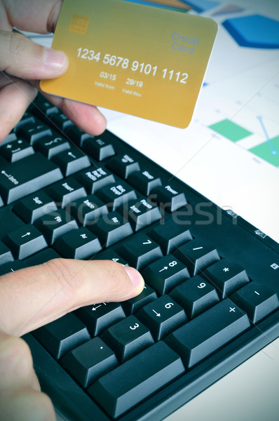 若い男 ショッピング を シミュレーションした クレジットカード インターネット ストックフォト © nito