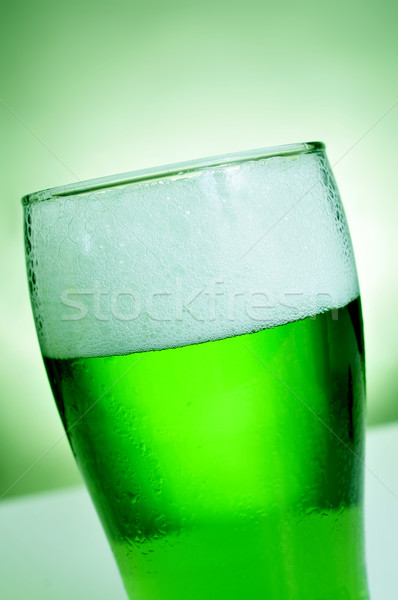 Foto stock: Vidrio · teñido · verde · cerveza · primer · plano · bar
