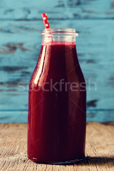 [[stock_photo]]: Rouge · smoothie · servi · verre