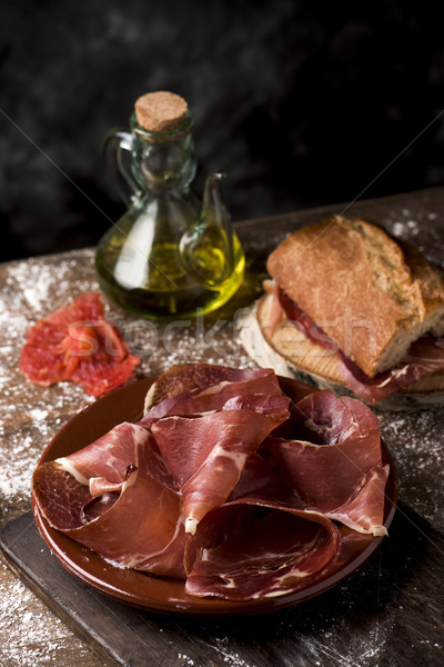 Foto stock: Serrano · presunto · prato · fatias · rústico · mesa · de · madeira