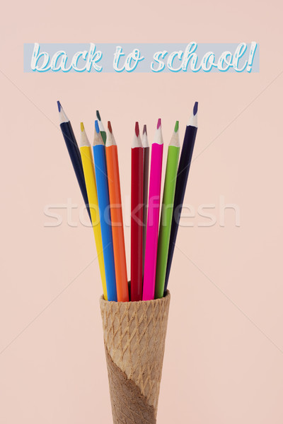 Stock foto: Bleistifte · Waffel · Kegel · Text · Zurück · in · die · Schule