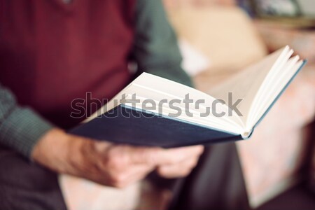 歳の男性 読む 図書 クローズアップ 古い 白人 ストックフォト © nito