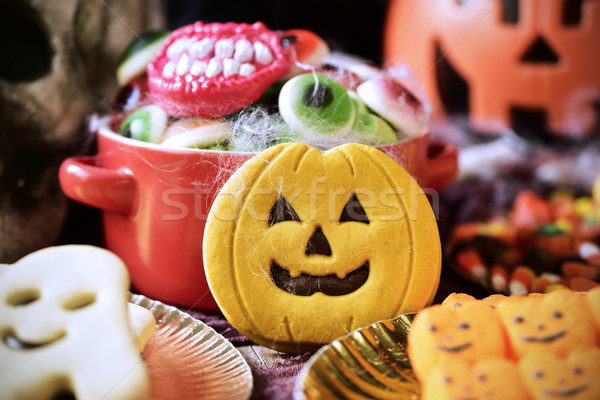 Sütik cukorkák asztal halloween különböző díszített Stock fotó © nito