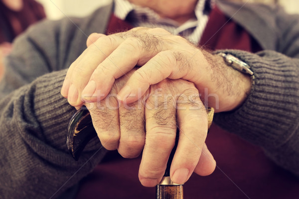 Yaşlı adam yürüyüş sopa eller eski Stok fotoğraf © nito